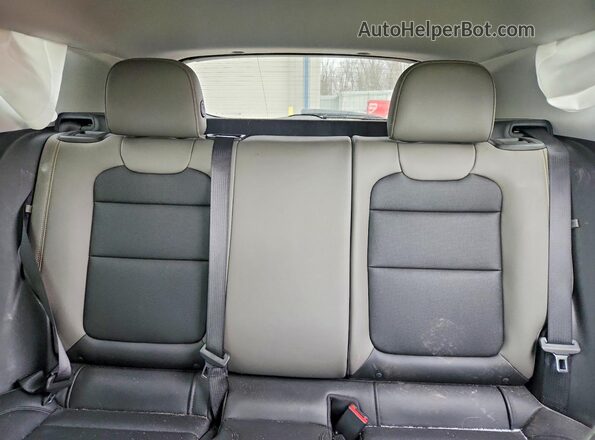 KL77LKEP0SC019525 2025 CHEVROLET TRAX Gold Widok tylnych siedzeń
