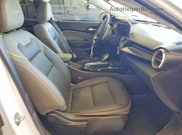 KL77LKEP0SC173006 2025 CHEVROLET TRAX Белый 