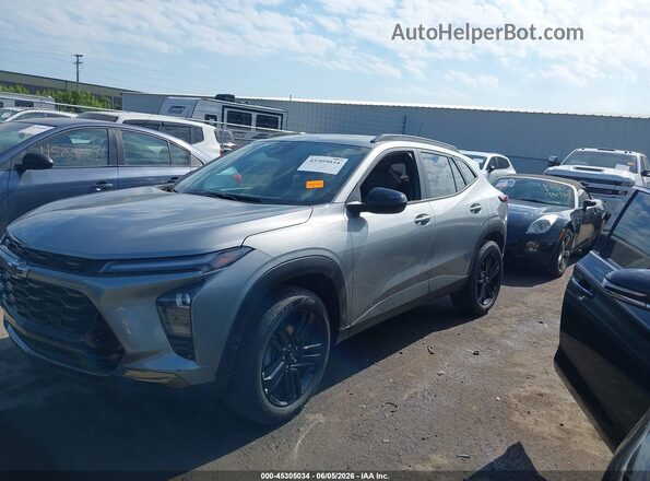 KL77LKEP0SC305049 2025 CHEVROLET TRAX Gray Передня ліва чверть