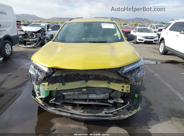 KL77LKEP1SC045065 2025 CHEVROLET TRAX Yellow Front view