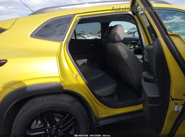 KL77LKEP1SC045065 2025 CHEVROLET TRAX Yellow VIN sticker view