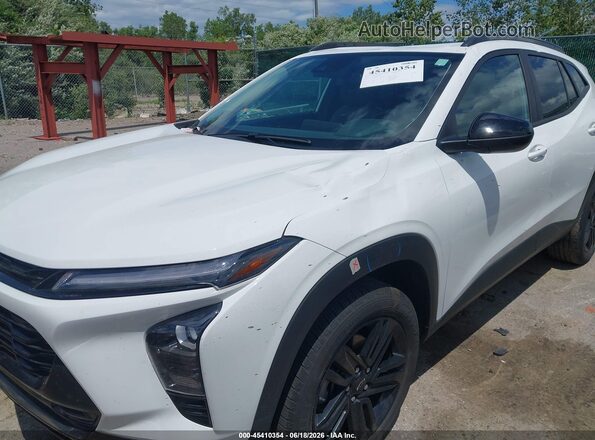 KL77LKEP2SC027531 2025 CHEVROLET TRAX White Front view