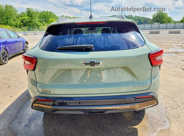 KL77LKEP2SC184248 2025 CHEVROLET TRAX Green Widok z tyłu
