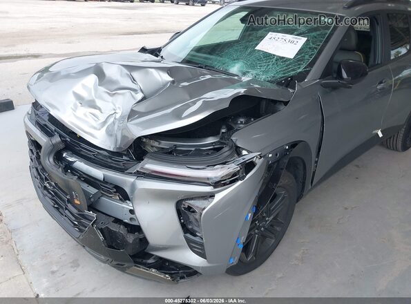 KL77LKEP3SC047660 2025 CHEVROLET TRAX Gray წინა ხედი