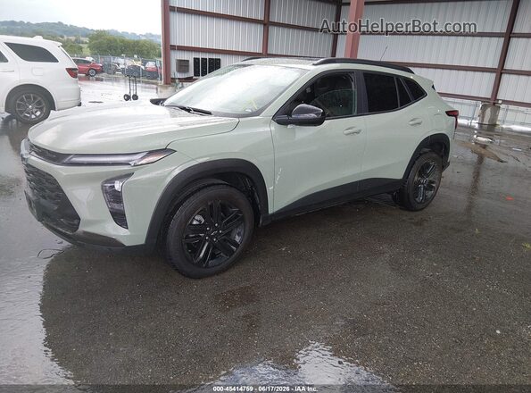 KL77LKEP3SC086491 2025 CHEVROLET TRAX Green Передня ліва чверть