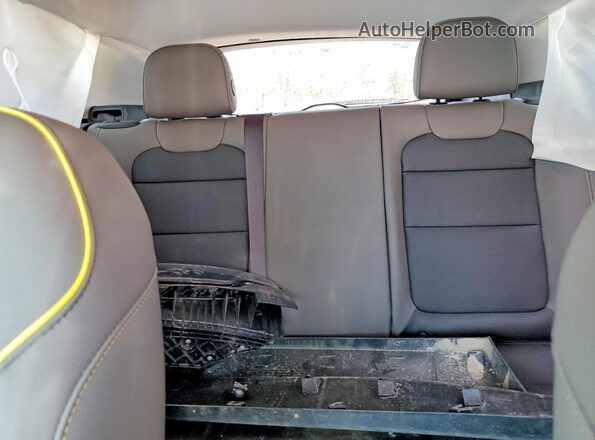 KL77LKEP3SC141005 2025 CHEVROLET TRAX Blue Rear seats view