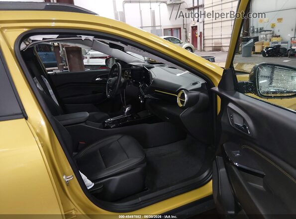 KL77LKEP3SC292216 2025 CHEVROLET TRAX Yellow წინა სალონის ხედი
