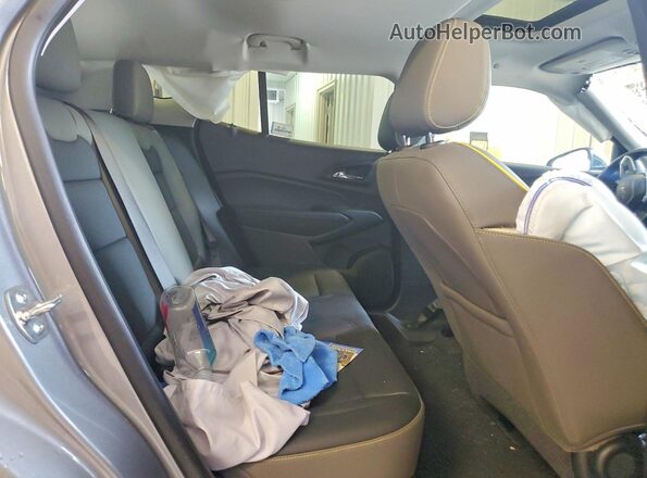 KL77LKEP4SC268278 2025 CHEVROLET TRAX Silver Vista interior trasera