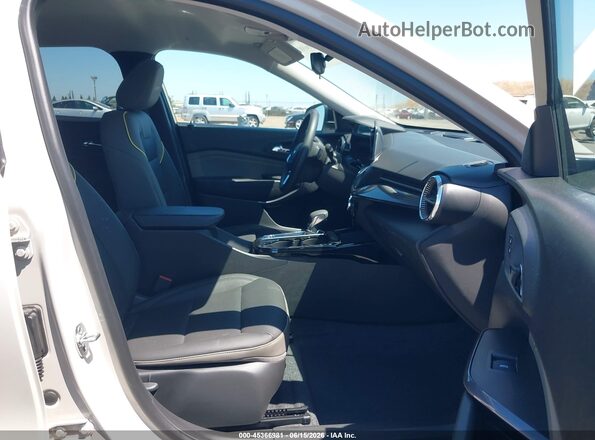 KL77LKEP4TC059043 2026 CHEVROLET TRAX Tan წინა სალონის ხედი