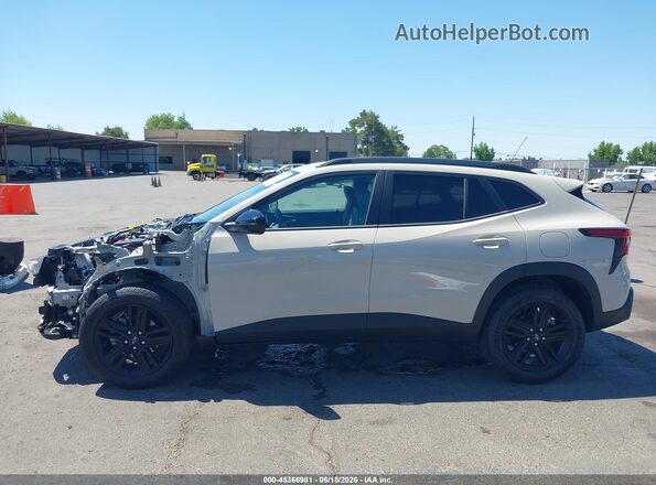 KL77LKEP4TC059043 2026 CHEVROLET TRAX Tan სალონის 360-გრადუსიანი ხედი