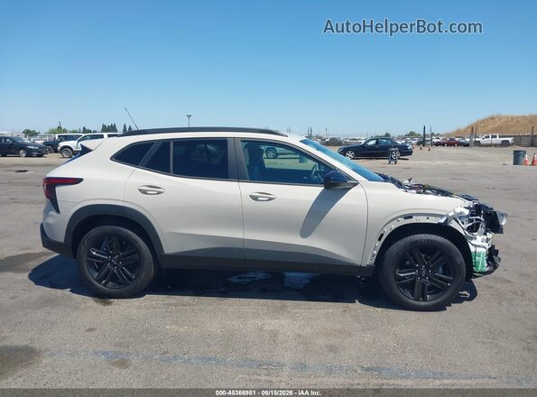 KL77LKEP4TC059043 2026 CHEVROLET TRAX Tan უკანა სალონის ხედი