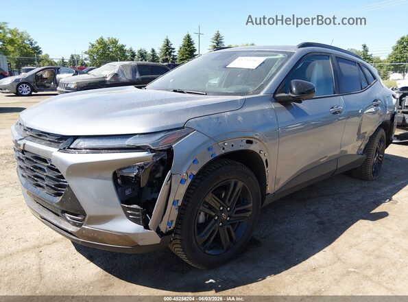 KL77LKEP5SC012232 2025 CHEVROLET TRAX Silver Դիմացի տեսք