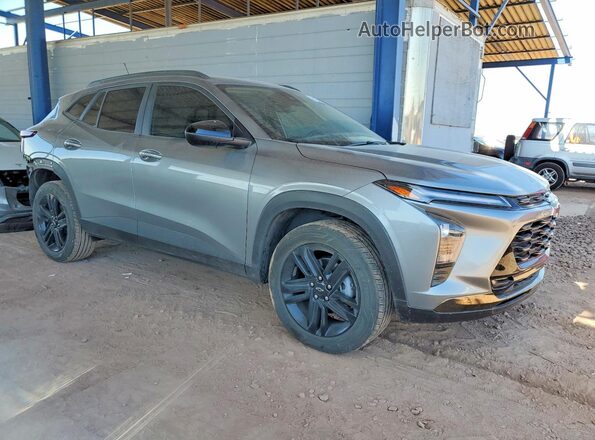 KL77LKEP5SC218490 2025 CHEVROLET TRAX Gray Передня права чверть