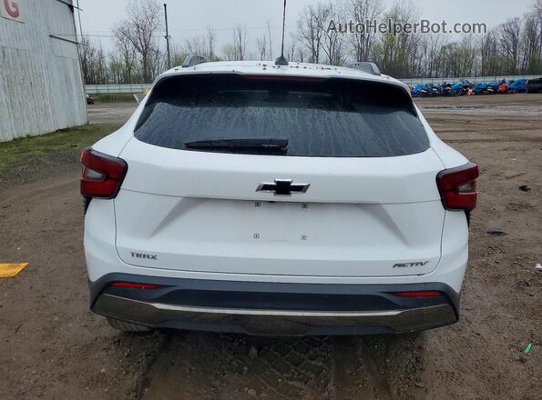 KL77LKEP6SC338279 2025 CHEVROLET TRAX White Հետևի տեսք