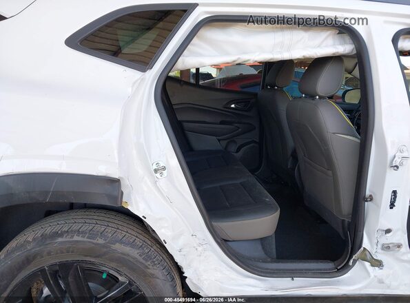 KL77LKEP7SC226008 2025 CHEVROLET TRAX White VIN sticker view