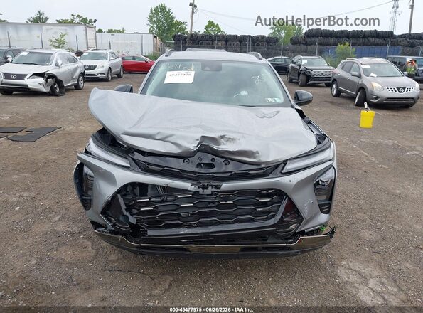 KL77LKEP7TC092571 2026 CHEVROLET TRAX Silver Widok z przodu