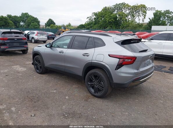 KL77LKEP7TC092571 2026 CHEVROLET TRAX Silver Tył lewy