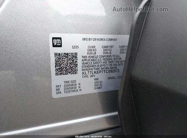 KL77LKEP7TC092571 2026 CHEVROLET TRAX Silver Widok komory silnika