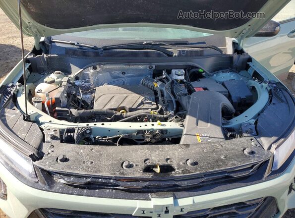 KL77LKEP8SC020986 2025 CHEVROLET TRAX Turquoise ძრავის განყოფილების ხედი