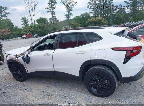 KL77LKEP8SC098829 2025 CHEVROLET TRAX White Vista interior trasera
