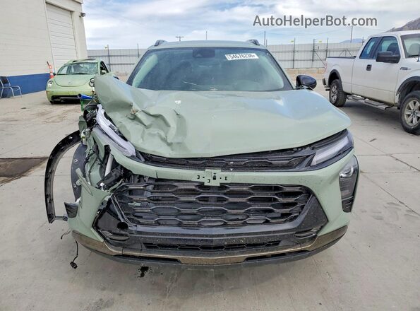 KL77LKEP8SC312511 2025 CHEVROLET TRAX Green Դիմացի տեսք