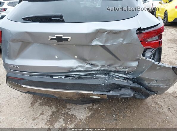 KL77LKEP9SC145236 2025 CHEVROLET TRAX Silver Front view