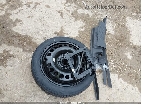 KL77LKEP9SC145236 2025 CHEVROLET TRAX Silver Instrument cluster view