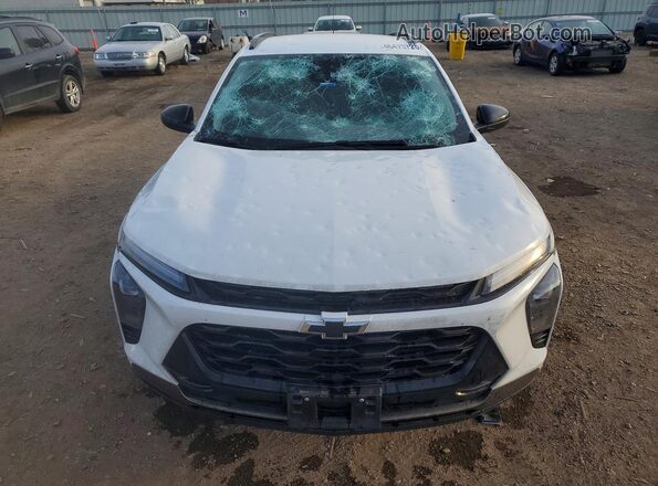 KL77LKEP9SC162781 2025 CHEVROLET TRAX Белый Вид спереди