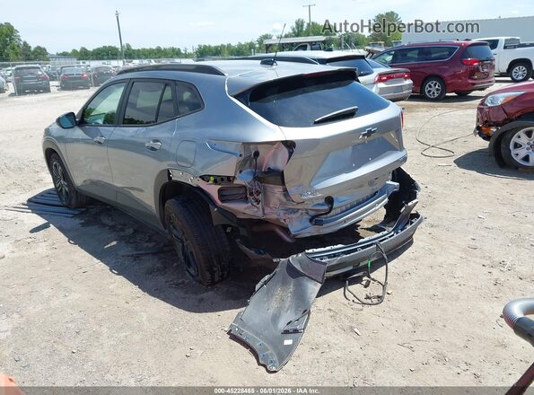 KL77LKEP9SC329527 2025 CHEVROLET TRAX Gray Trasero izquierdo
