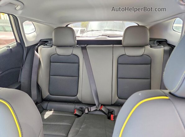 KL77LKEPXTC078843 2026 CHEVROLET TRAX White Rear seats view