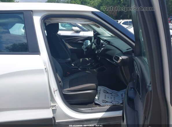 KL79MMS20PB175622 2023 CHEVROLET TRAILBLAZER White Widok wnętrza z przodu