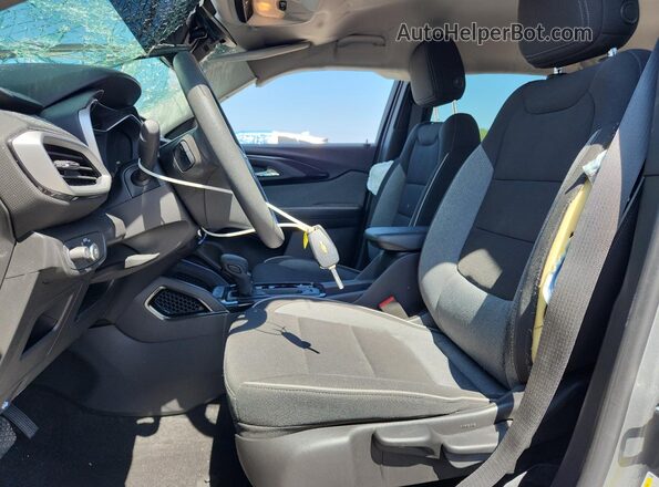 KL79MMS23PB184895 2023 CHEVROLET TRAILBLAZER Silver Front interior view