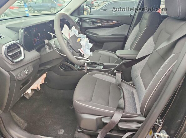 KL79MMS26RB094370 2024 CHEVROLET TRAILBLAZER Black Widok wnętrza z przodu