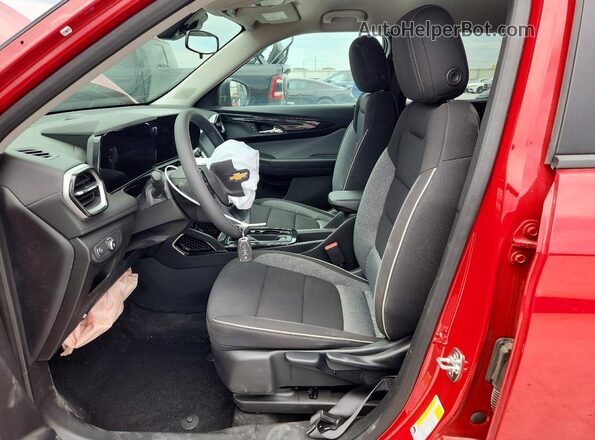 KL79MMSL2TB096035 2026 CHEVROLET TRAILBLAZER Red Вид салону спереду