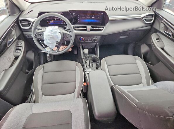 KL79MMSL2TB096035 2026 CHEVROLET TRAILBLAZER Red Вид панелі приладів