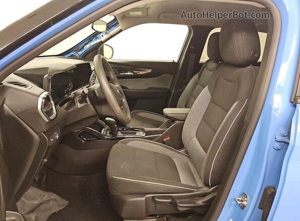 KL79MMSL4RB113054 2024 CHEVROLET TRAILBLAZER Blue Front interior view