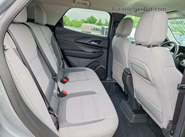 KL79MMSL4TB082167 2026 CHEVROLET TRAILBLAZER Gray Rear interior view