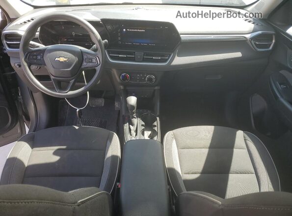 KL79MMSL9RB060643 2024 CHEVROLET TRAILBLAZER Silver Dashboard view