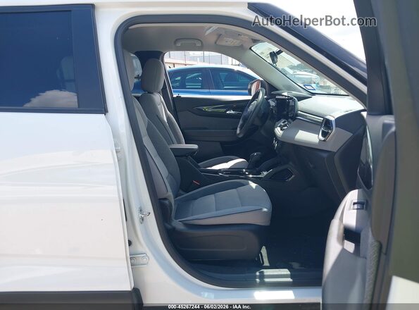 KL79MMSP3SB098894 2025 CHEVROLET TRAILBLAZER Белый Вид салона спереди