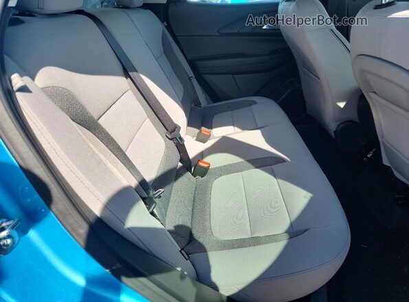 KL79MMSP9TB123850 2026 CHEVROLET TRAILBLAZER Blue Rear interior view