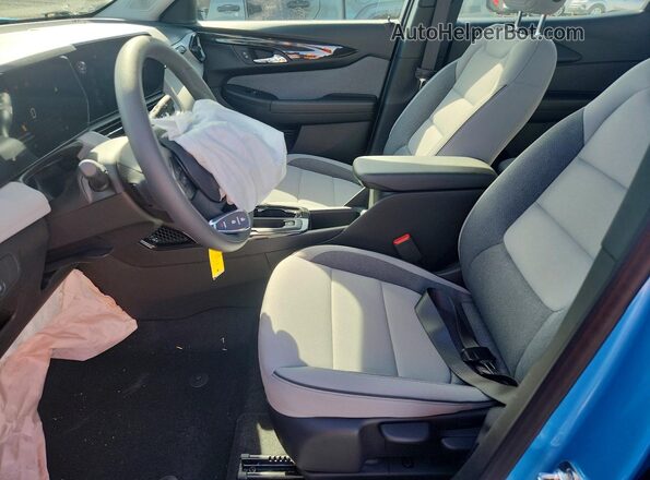 KL79MMSP9TB123850 2026 CHEVROLET TRAILBLAZER Blue Front interior view