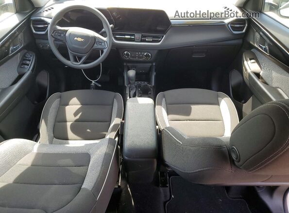 KL79MNSL2RB055029 2024 CHEVROLET TRAILBLAZER Белый Вид панели приборов