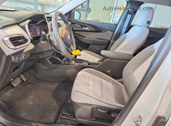 KL79MNSLXMB016391 2021 CHEVROLET TRAILBLAZER White Front interior view