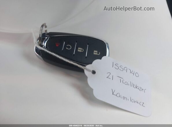 KL79MPS20MB070589 2021 CHEVROLET TRAILBLAZER White წინა პანელის ხედი