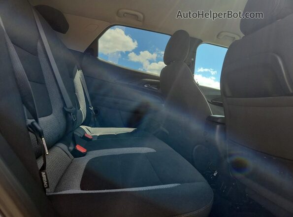 KL79MPSL8MB147380 2021 CHEVROLET TRAILBLAZER Silver Rear interior view