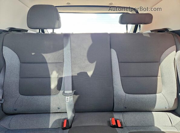 KL79MPSL8MB147380 2021 CHEVROLET TRAILBLAZER Silver Rear seats view