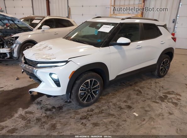KL79MRSL1RB143111 2024 CHEVROLET TRAILBLAZER White წინა მარცხენა ხედი სამი მეოთხედიდან