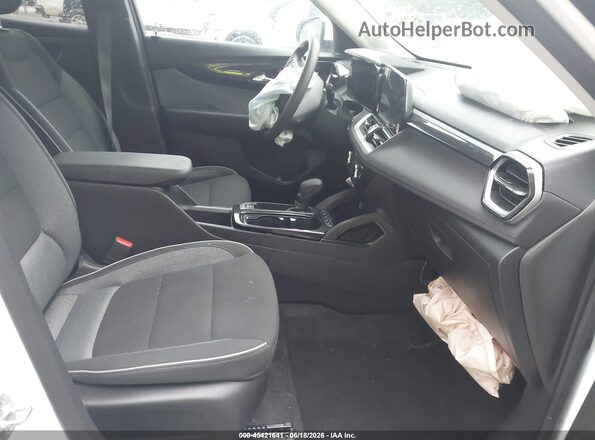 KL79MRSL7SB066671 2025 CHEVROLET TRAILBLAZER White Widok wnętrza z przodu