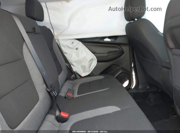 KL79MRSLXSB207930 2025 CHEVROLET TRAILBLAZER Silver Widok naklejki z numerem VIN