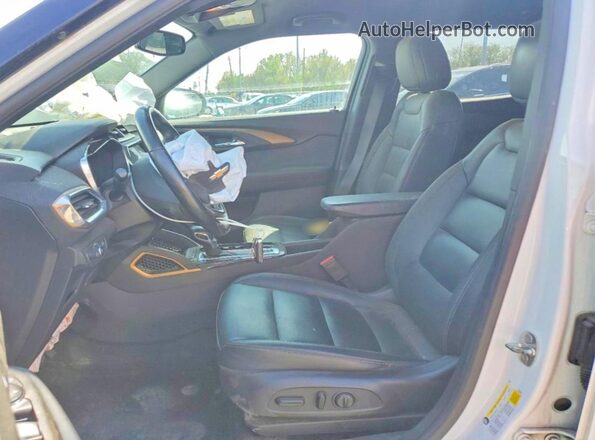 KL79MSSL1MB055014 2021 CHEVROLET TRAILBLAZER Белый Вид салона спереди